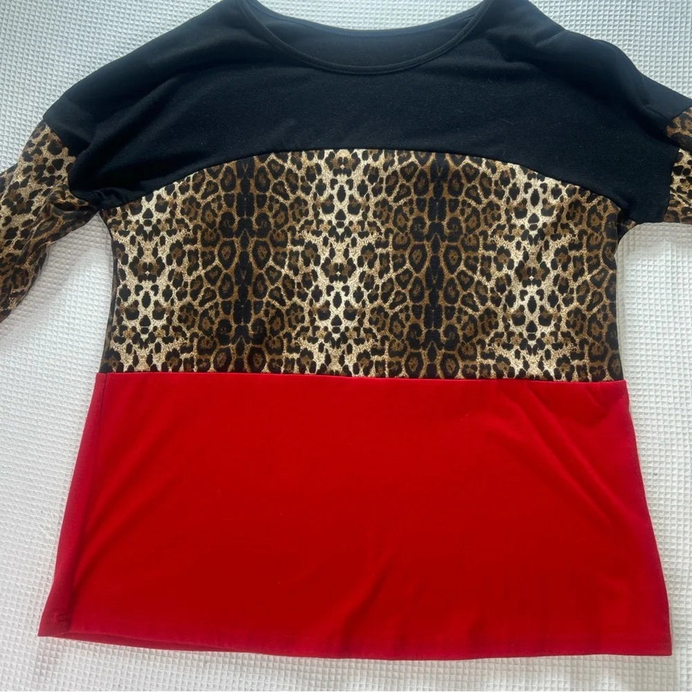 Women's Red, Black, and Leopard Print Long Sleeve Top Size M - Picture 3 of 7
